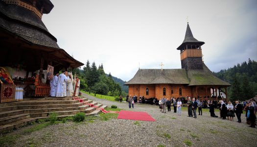 Mănăstirea Paltin-Petru Vodă. PS Andrei a oficiat Sfânta Liturghie.