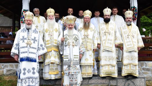 Sărbătoarea întâlnirii fiilor satului Huta: Liturghie arhierească și omagiu pentru Episcopul Gurie Georgiu