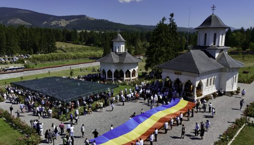 Adormirea Maicii Domnului – Hramul Mănăstirii din Izvoru Mureșului