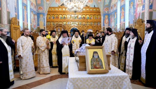 Ceremonia de deshumare a moaştelor Sfântului Cuvios Serafim cel Răbdător de la Sâmbăta de Sus