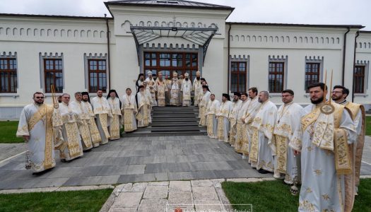 Cinci ierarhi au comemorat personalitatea Părintelui Autocefaliei Bisericii Ortodoxe Române, la Roman