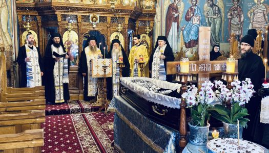Sfânta Liturghie arhierească și slujba de înmormântare a monahiei Xenia, la Mănăstirea din Izvoru Mureșului