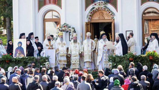 Numeroși credincioși la proclamarea canonizării Sfintei Cuvioase Mavra de pe Ceahlău: „A transformat pustia muntelui într-un colț de rai binecuvântat”