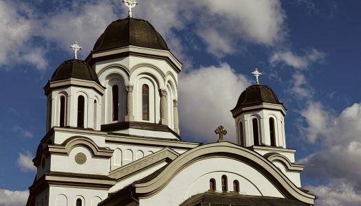 Patru ierarhi au slujit la hramul Catedralei Episcopale din Miercurea-Ciuc