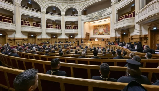 Ședință solemnă a Sfântului Sinod: Activitățile dedicate familiei trebuie continuate, îndeamnă Patriarhul Daniel